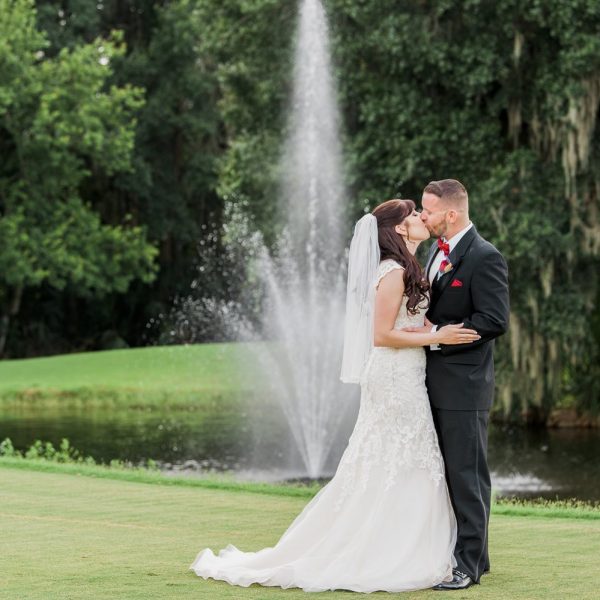 wedding couple kissing